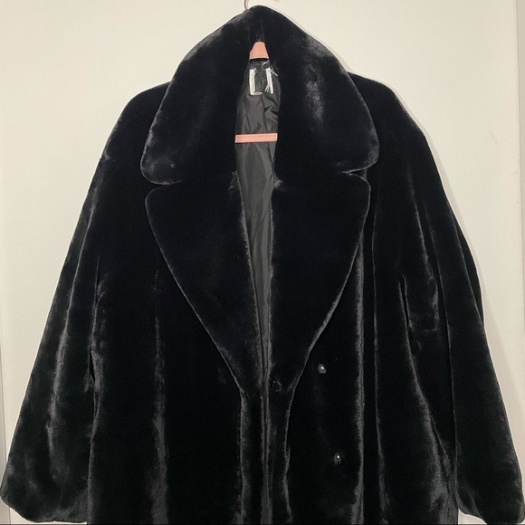 H&M Jackets & Blazers - GORGEOUS plus size black faux fur trench coat - EVERNEW MELBOURNE (H&M)